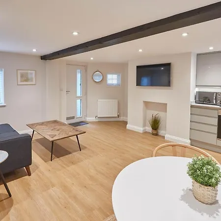 Host & - Staffordshire Hideaway * Уитби