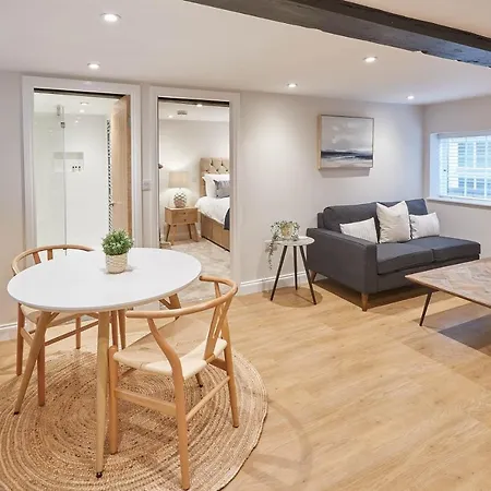 Апартаменты Host & - Staffordshire Hideaway *