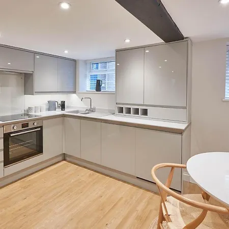 Host & - Staffordshire Hideaway * Whitby